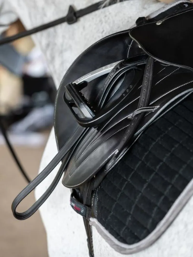 LeMieux Vector Stirrup Leather Black-1